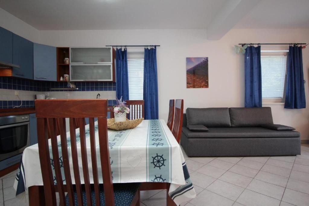 Apartmani Zec Šilo Zewnętrze zdjęcie